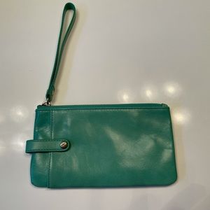 King Smartphone Wristlet